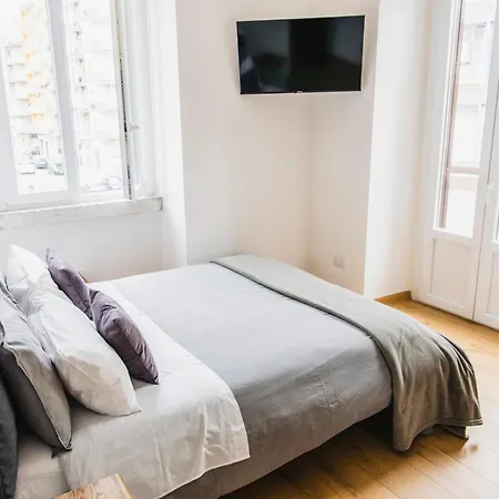 アパート Dimora De Gasperi バーリ